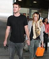 liamhemsworthorg1071.jpg