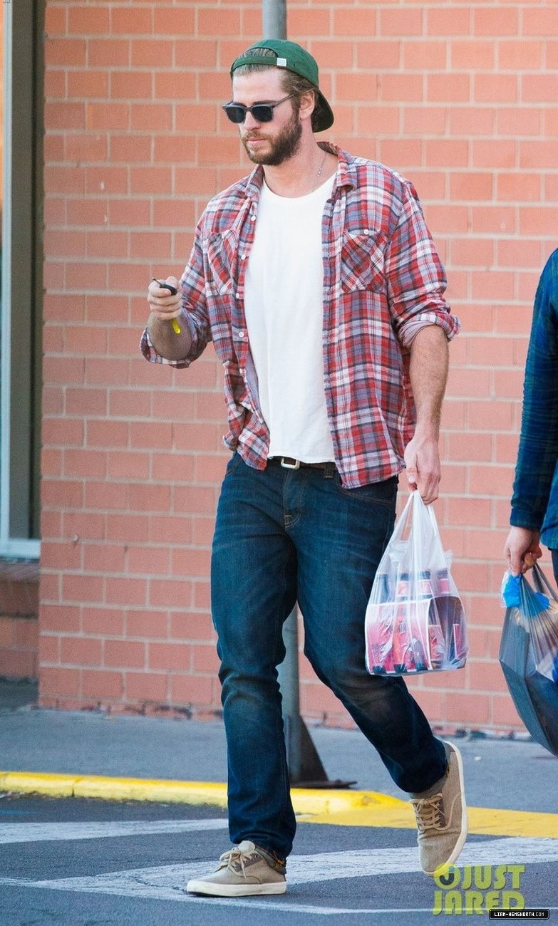 liamhemsworthorg108.jpg