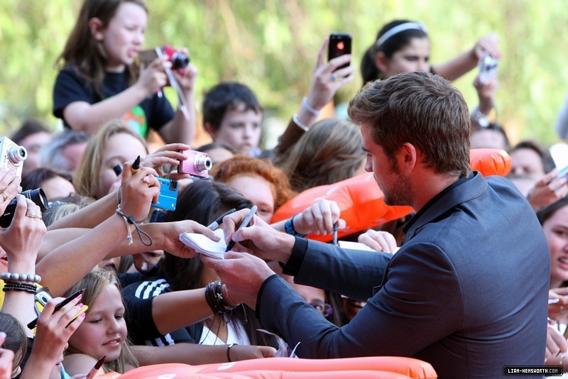 liamhemsworthorg00075.jpg