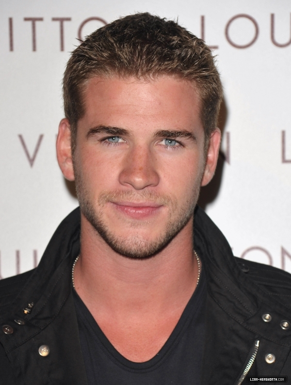 liamhemsworthorg00165.jpg