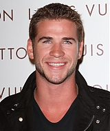 liamhemsworthorg00168.jpg
