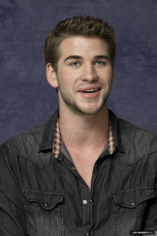 liamhemsworthorg00699.jpg