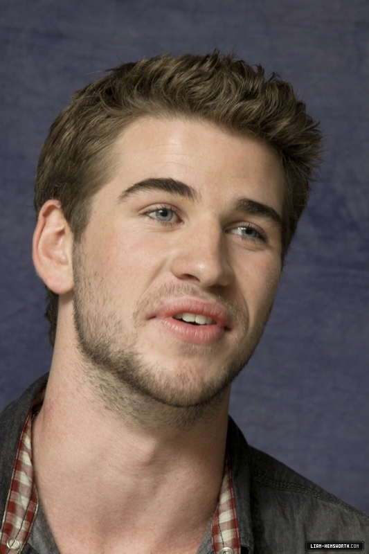 liamhemsworthorg00700.jpg