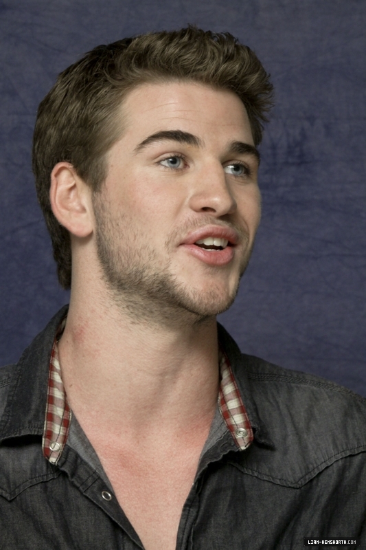 liamhemsworthorg00742.jpg