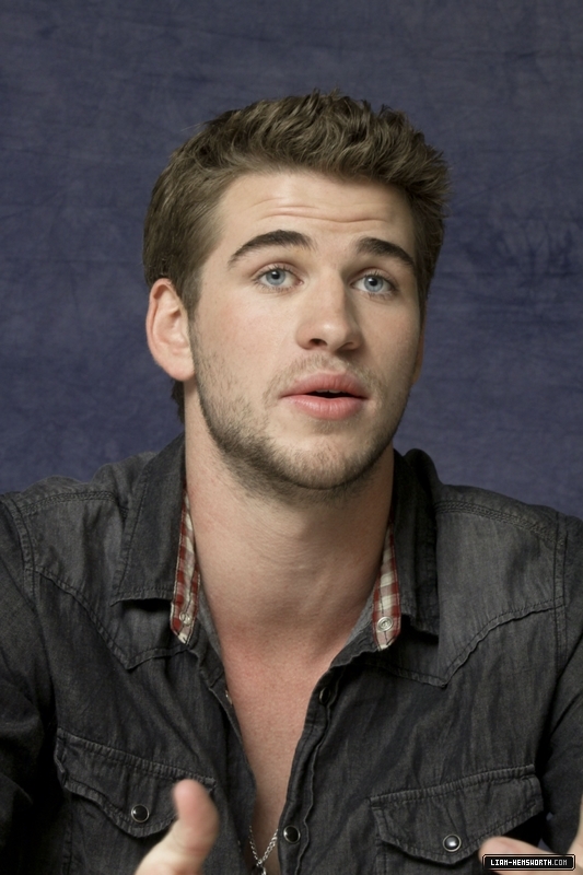 liamhemsworthorg00750.jpg