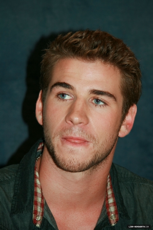 liamhemsworthorg00752.jpg