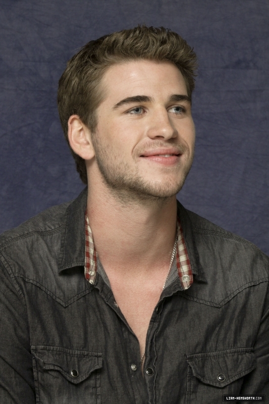 liamhemsworthorg00762.jpg