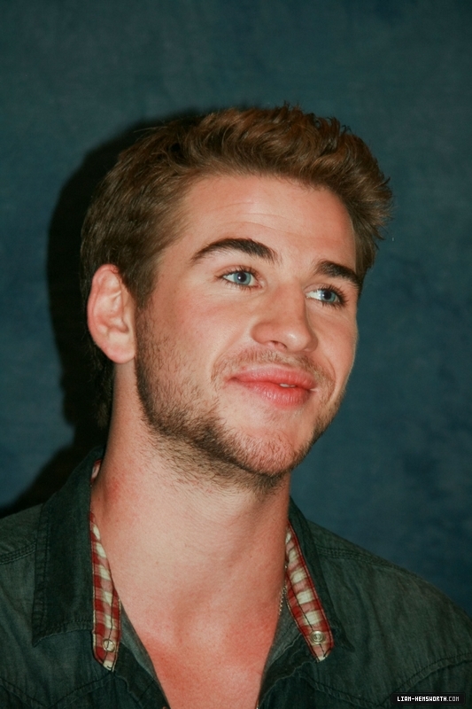 liamhemsworthorg00773.jpg