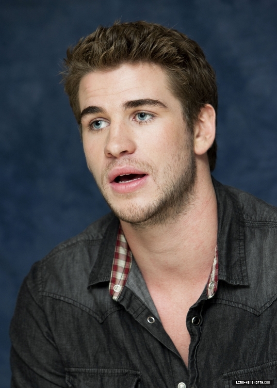 liamhemsworthorg00795.jpg