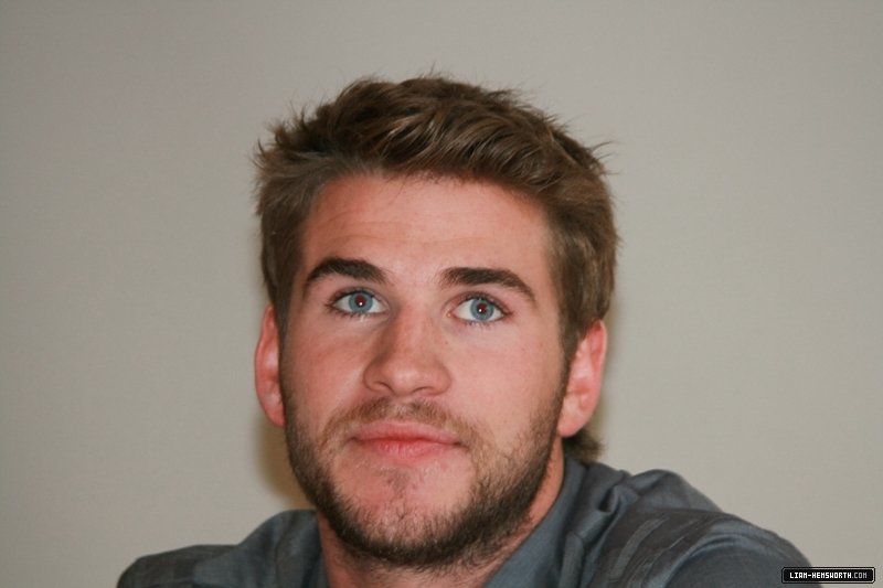 liamhemsworthorg03462.jpg