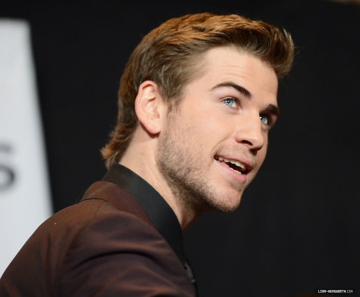 liamhemsworthorg03890.jpg