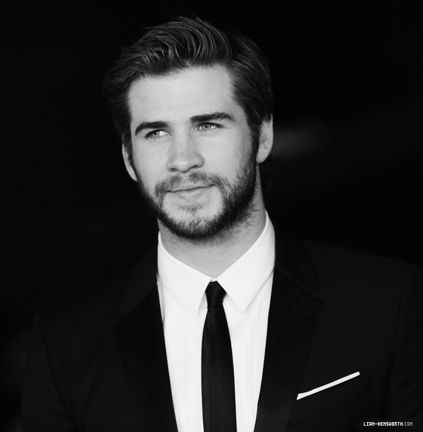 liamhemsworthorg07300.jpg