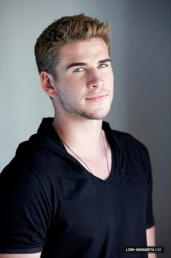 liamhemsworthorg144.jpg