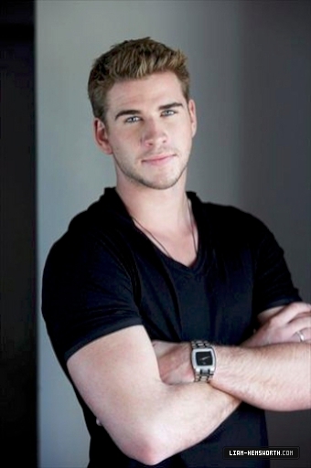 liamhemsworthorg145.jpg