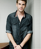 liamhemsworthorg270.jpg
